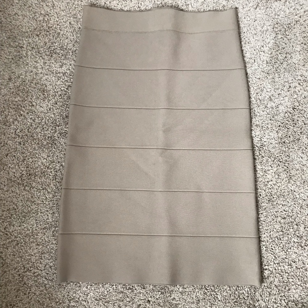 Bcbg cream medium pencil skirt body con